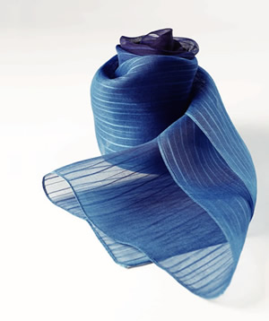 藍染のスカーフ